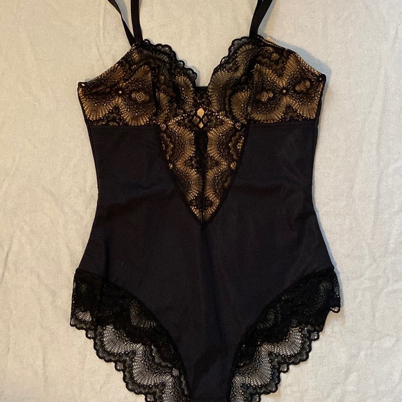 Pinsy Intimates & Sleepwear Pinsy Shapewear Bodysuit Black Lace
